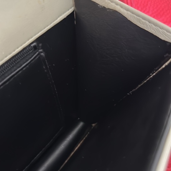 Vtg Chanel Victory Hook P.K. 3940 70-80’s cream leather shoulder bag - Picture 13 of 16